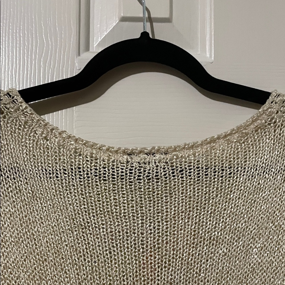Chic Cream Cardigan with Floral Details - Picture 12 of 14